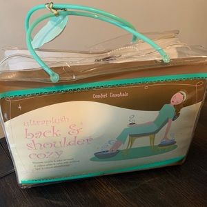 Brand New Ultra Plush back and shoulder cozy